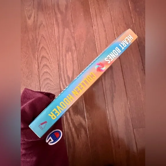 Colleen Hoover Books - Bundle of 4 - Picture 2 of 5